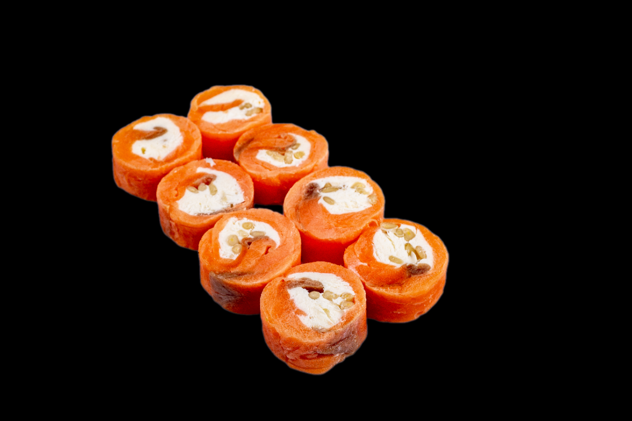 Рулетики из слабосоленой форели с сырной начинкой и кедровыми орешками