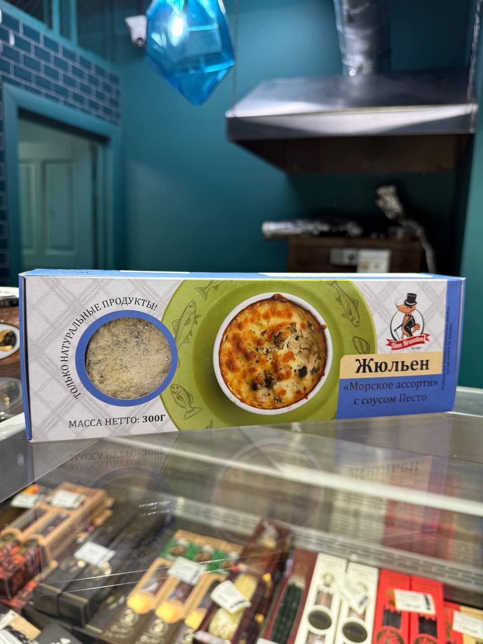 Жюльен "Морское ассорти" с соусом песто, 300г